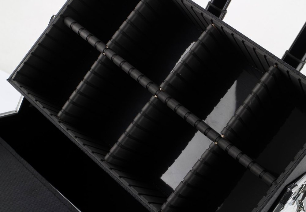 Professioneller Rollkoffer aus Aluminium schwarz
